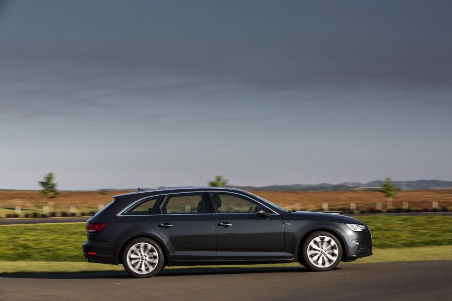  Audi A4 Avant 2.0 TFSI S-Line (B9) 2016 года  (LA) (фото 15 из 17)